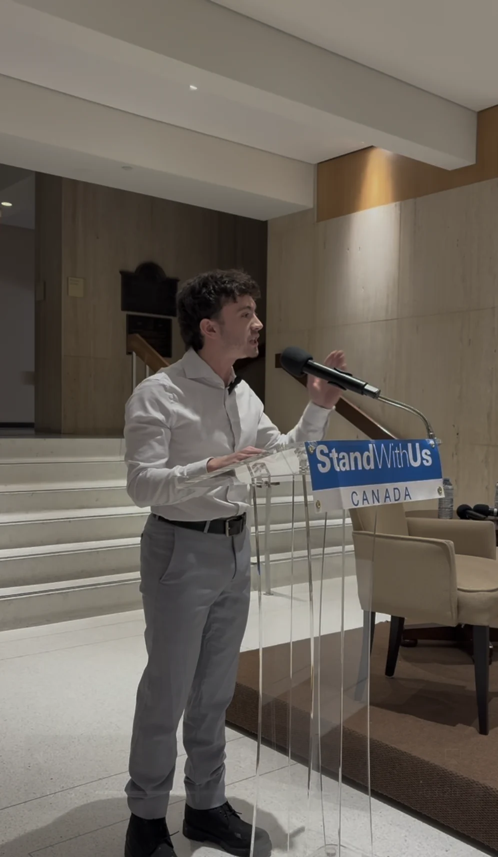 Justice speaking at a StandWithUs event
